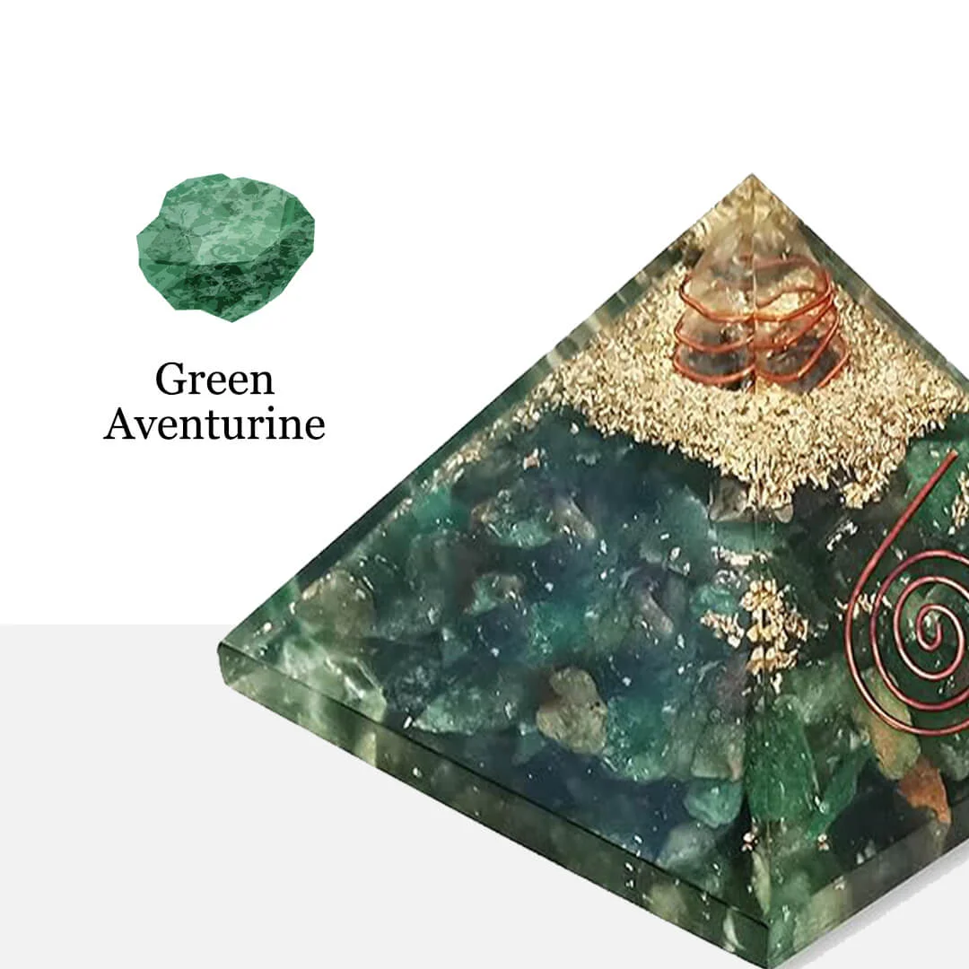 Green Aventurine Crystal Pyramid rratnaidhii